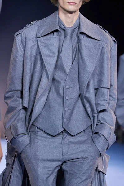 Look 13